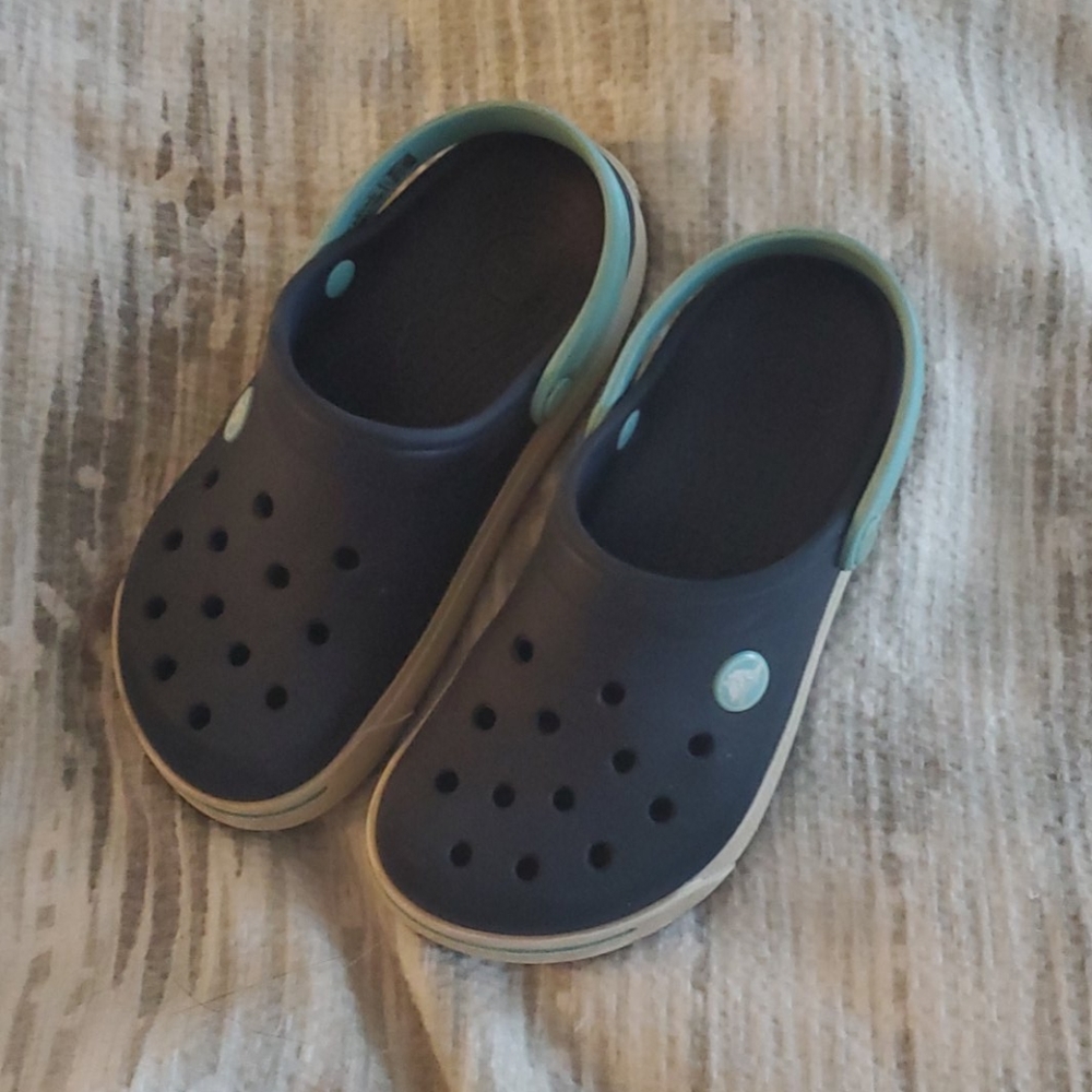 Boys crocs